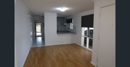 Newly renovated - Photo 2