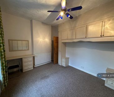 3 bedroom end of terrace house to rent - Photo 4