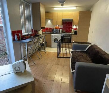 2 bedroom apartment to rent - Photo 4