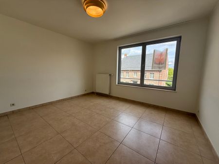 HAALTERT - Ruim appartement mét garage vlakbij de dorpskern. - Photo 3