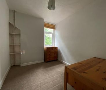 4 bedroom terraced house to rent - Photo 2