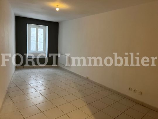 Location Appartement 57m² LAMASTRE 07270 - Photo 1