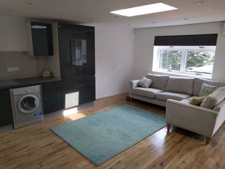 4 Bed Flat, South Norwood, SE25 - Photo 3