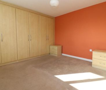 4 bedroom detached house to rent - Photo 3