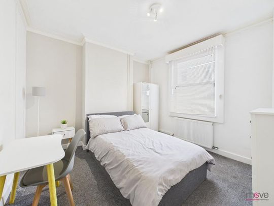 5 bedroom house to rent - Photo 1