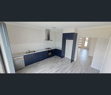 28 Beatty Ave, Hillcrest, SA 5086 - Photo 2