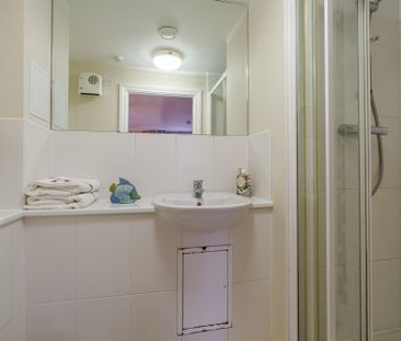 John North Close, High Wycombe - Photo 2