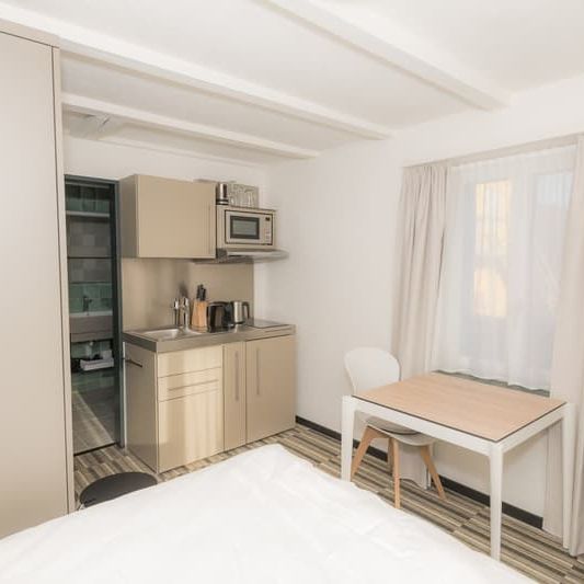 "Möbliertes Studio m. Küche an zentraler Lage in Kriens" - Photo 1