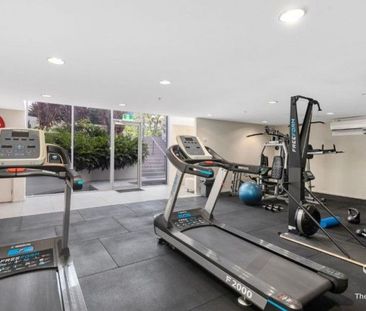 Tranquillity Meets Convenience - Heart of Surfers Paradise. - Photo 6