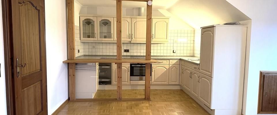 Igel-Schauinsland, ansprechende 3-Zimmer-Dachgeschosswohnung mit EBK und Garten - Foto 1