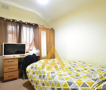 4 bedroom terraced house to rent - Photo 5