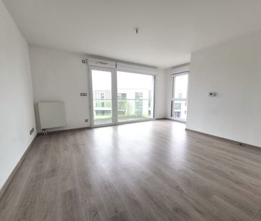 Location Appartement 2 pièces 45m² WAMBRECHIES 59118 - Photo 2