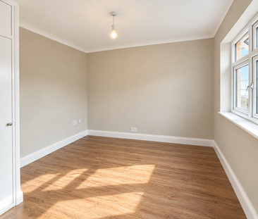 2 bedroom semi-detached bungalow to rent - Photo 3