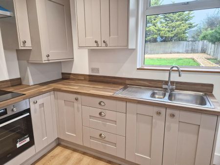 2 bedroom bungalow to rent - Photo 3