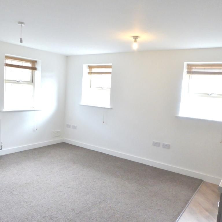 2 Bedroom End Terraced House To Rent - Photo 1