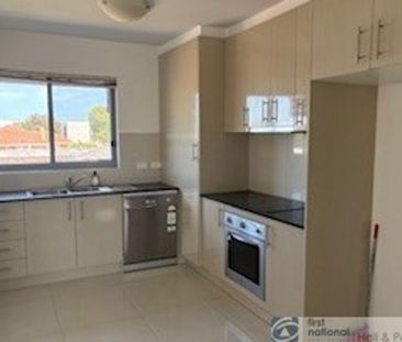 STYLISH ONE BEDROOM APARTMENT - Photo 6