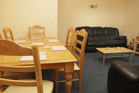 5 Bed End Terrace, Hathersage Road, M13 - Photo 4