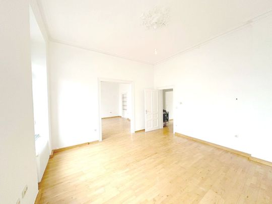 Trier: Charmante Altbauwohnung mit Flügeltür und hohen Decken - Photo 1