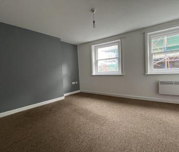 3 bed flat to rent in Old Christchurch Road, Bournemouth, BH1 - Photo 4