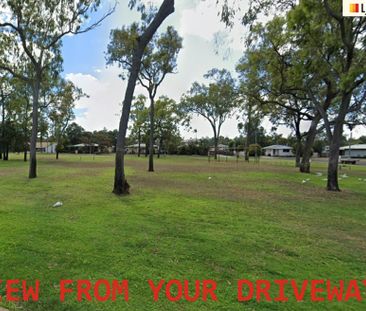 Private Family Oasis Opposite Park - Close to Everything! - Photo 4
