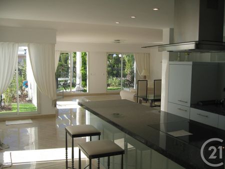 Location Appartement 4 pièces 125m² NICE 06300 - Photo 5