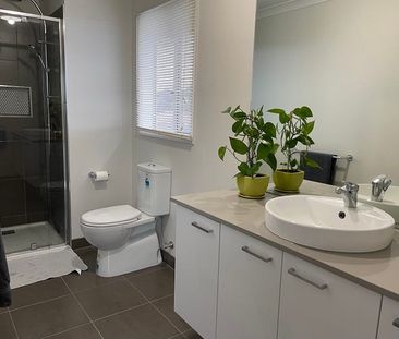 5 Socrates Crescent, Officer VIC 3809 - House For Rent | Domain - Photo 6