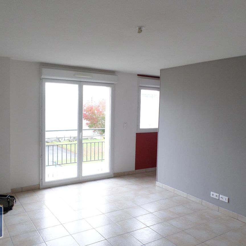 Location Appartement 2 pièces 48m² HENIN BEAUMONT 62110 - Photo 1