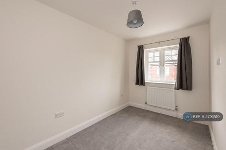 3 bedroom end of terrace house to rent - Photo 5