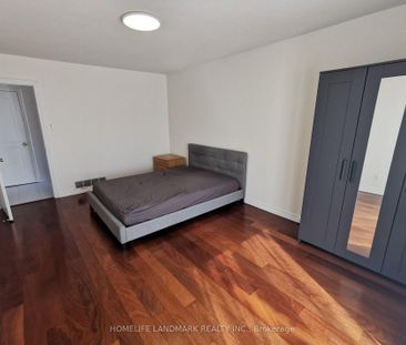 For Lease - 84 Harrington Crescent Unit# Middle, Toronto, Ontario - Photo 3