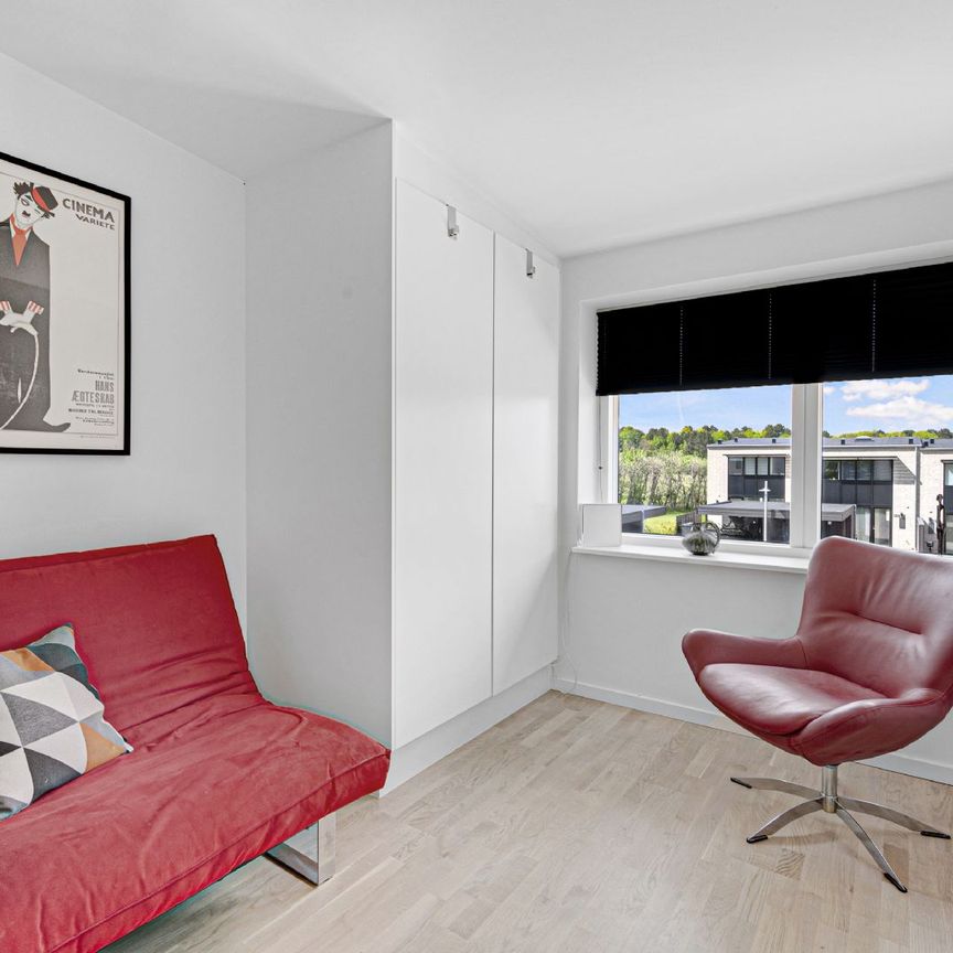 Skønt 4-værelses rækkehus på Marshalls Allé - Foto 1