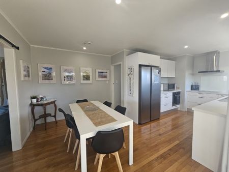 Fully Furnished On Pitau - Mt Maunganui - Photo 2