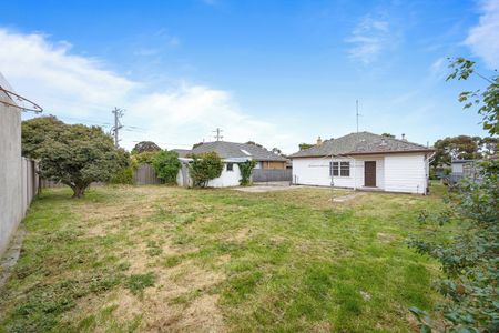 Perfectly Positioned To Public Transport & Stockland Wendouree - Photo 5