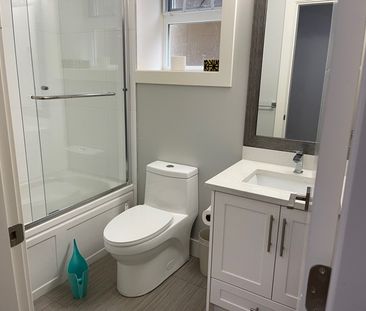 South Surrey 1 Bedroom Suite - Photo 3