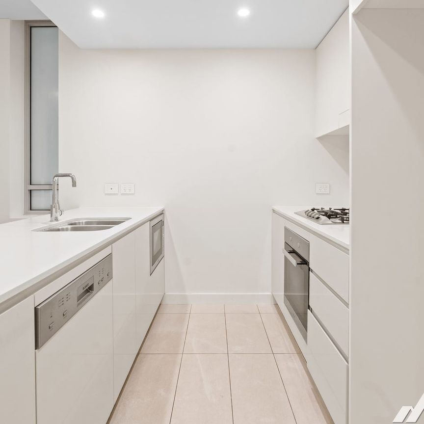 Stylish Apartment with Brand New Timber Flooring & Private Garden Terrace - Photo 1