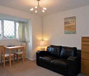 Studio to rent - Photo 2