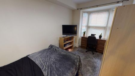 3 bedroom terraced house to rent - Photo 3