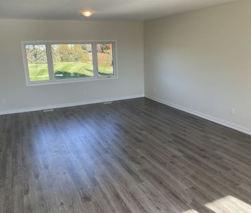 For Lease - 124 Squire Drive Unit# A, Ajax, Ontario - Photo 4