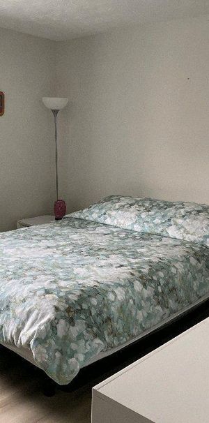 4 1/2 a louer - Photo 1