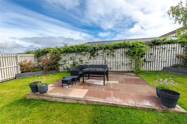 4 bedroom detached house to rent - Photo 1