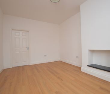 3 Bedroom Terraced House - Photo 1