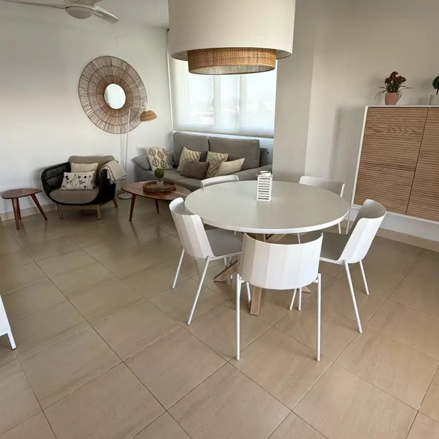 2-bedroom apartment for rent in Almería, bills included - Foto 1