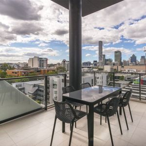 2 bed 2 bath fully furnished - Photo 3