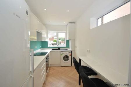 3 bedroom property to rent in Addlestone - Photo 3