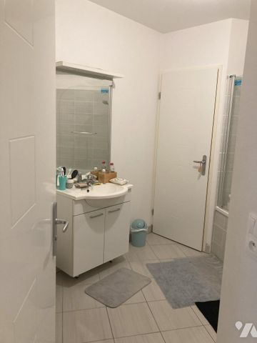 A LOUER STUDIO MEUBLE PROCHE CENTRE - RUE DE CERNAY A REIMS - Photo 5