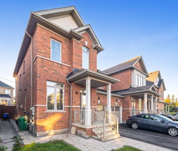 For Lease - 8 Fitzgibson Street, Brampton, Ontario - Photo 2