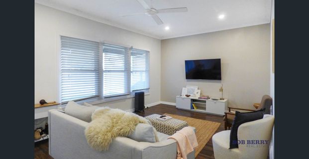 3 bedroom home just a short distance from the CBD & Tamworth Street shops - Photo 1