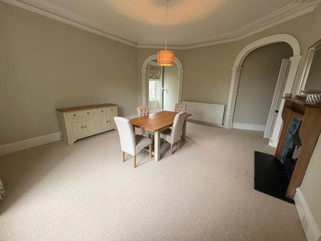 4 bedroom flat to rent - Photo 4