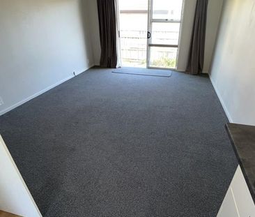 Perfectly Located, Tidy, Semi Modern Living - Photo 2