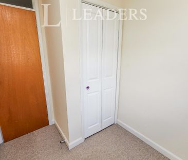 3 bedroom house to rent The Square, Mickleover, DE3 - Photo 2