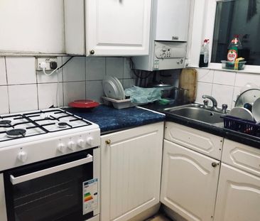 Room in a Shared Flat, Green Street, E13 - Photo 1